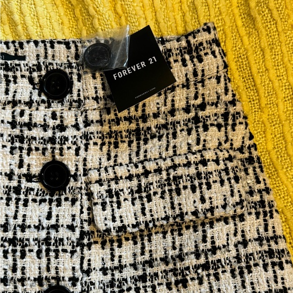 Black and White Tweed Mini Skirt - Picture 6 of 12